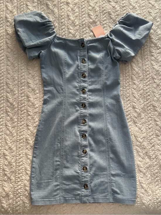 Dresses & Skirts - Light Blue Button-Front Puff Sleeve Denim Dress